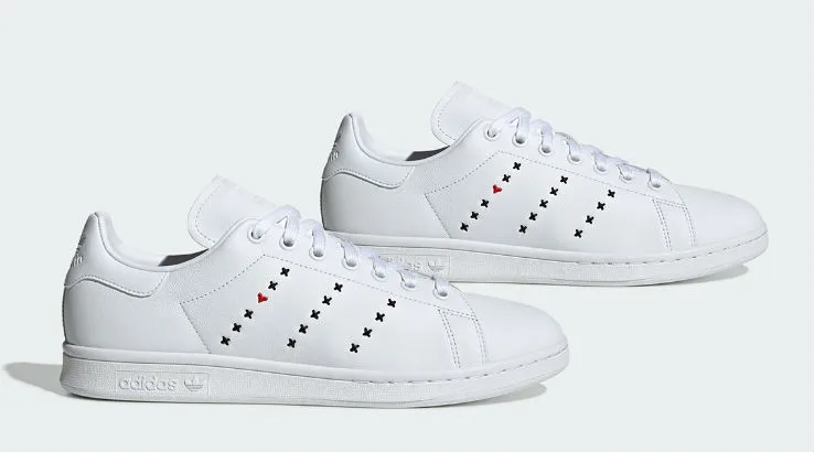 Barmhartig tekst cijfer Why you're going to want the adidas Stan Smith Heart sneakers | Finder