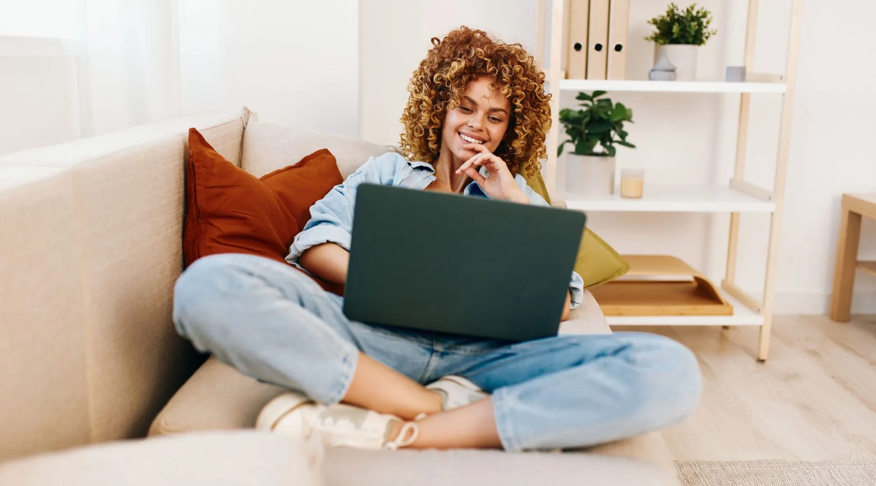 Happy_Woman_Banking_Online_Canva_1800x1000