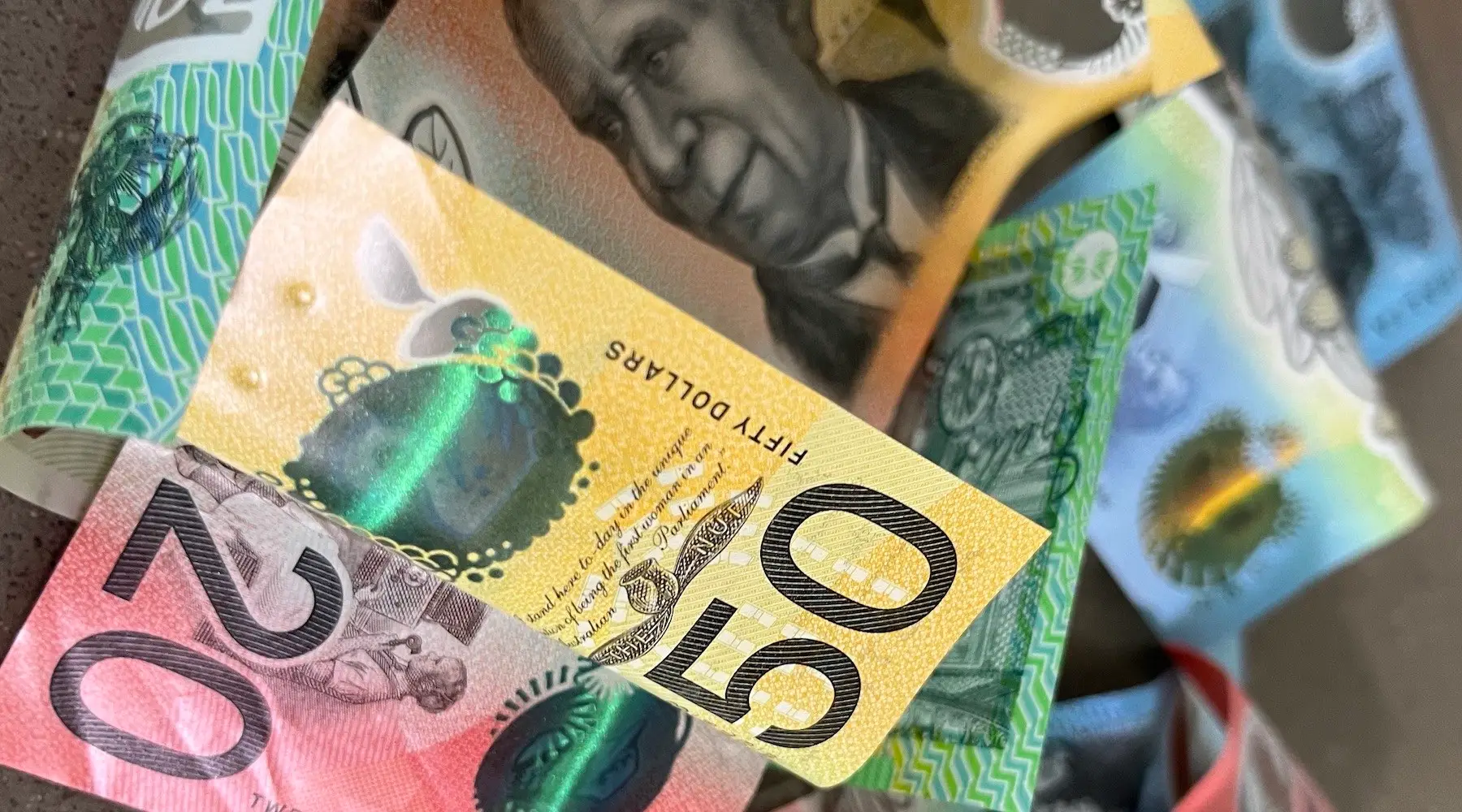 Australian money currency_Finder_1800x1000