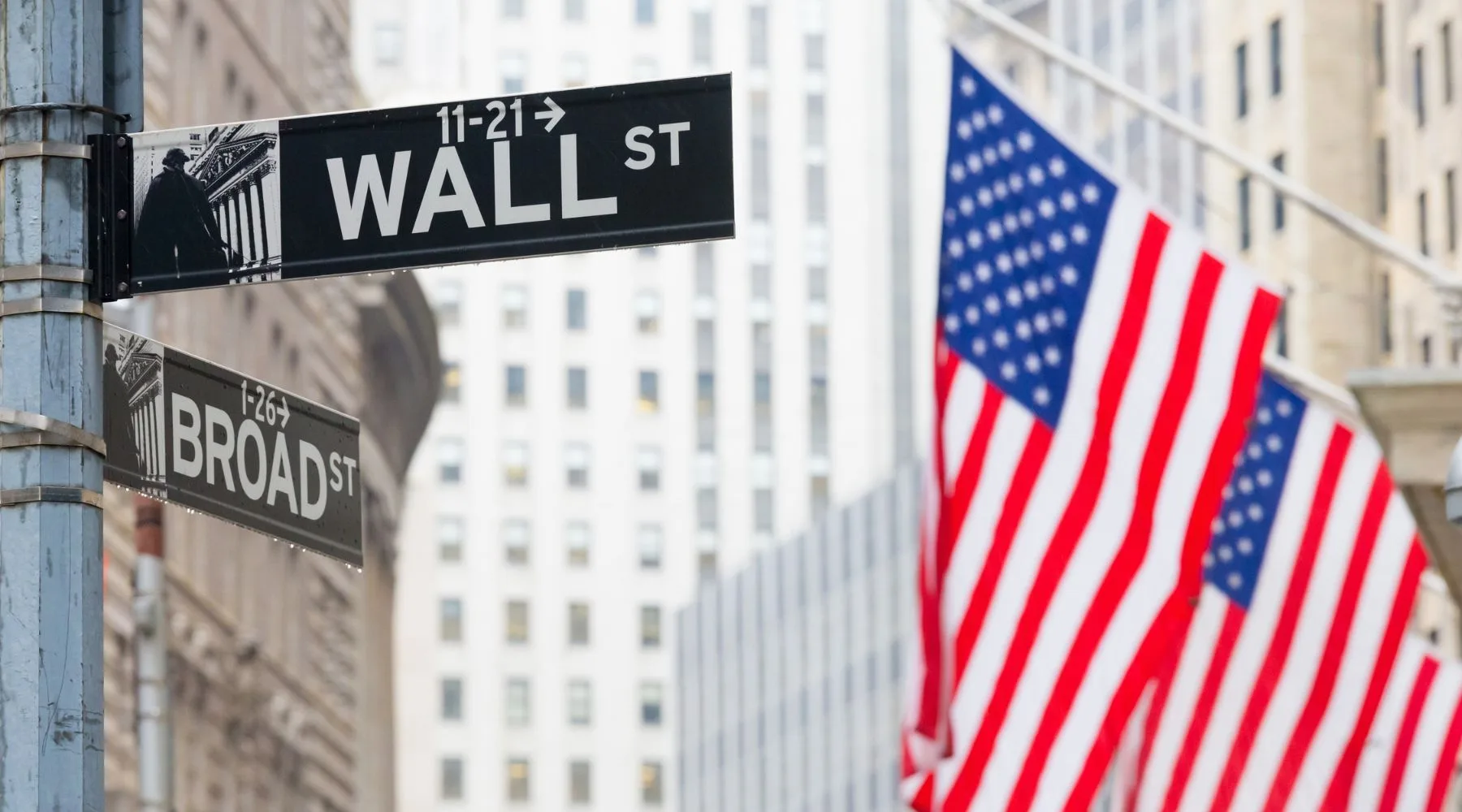Wall_Street_American_Flags_Canva_1800x1000