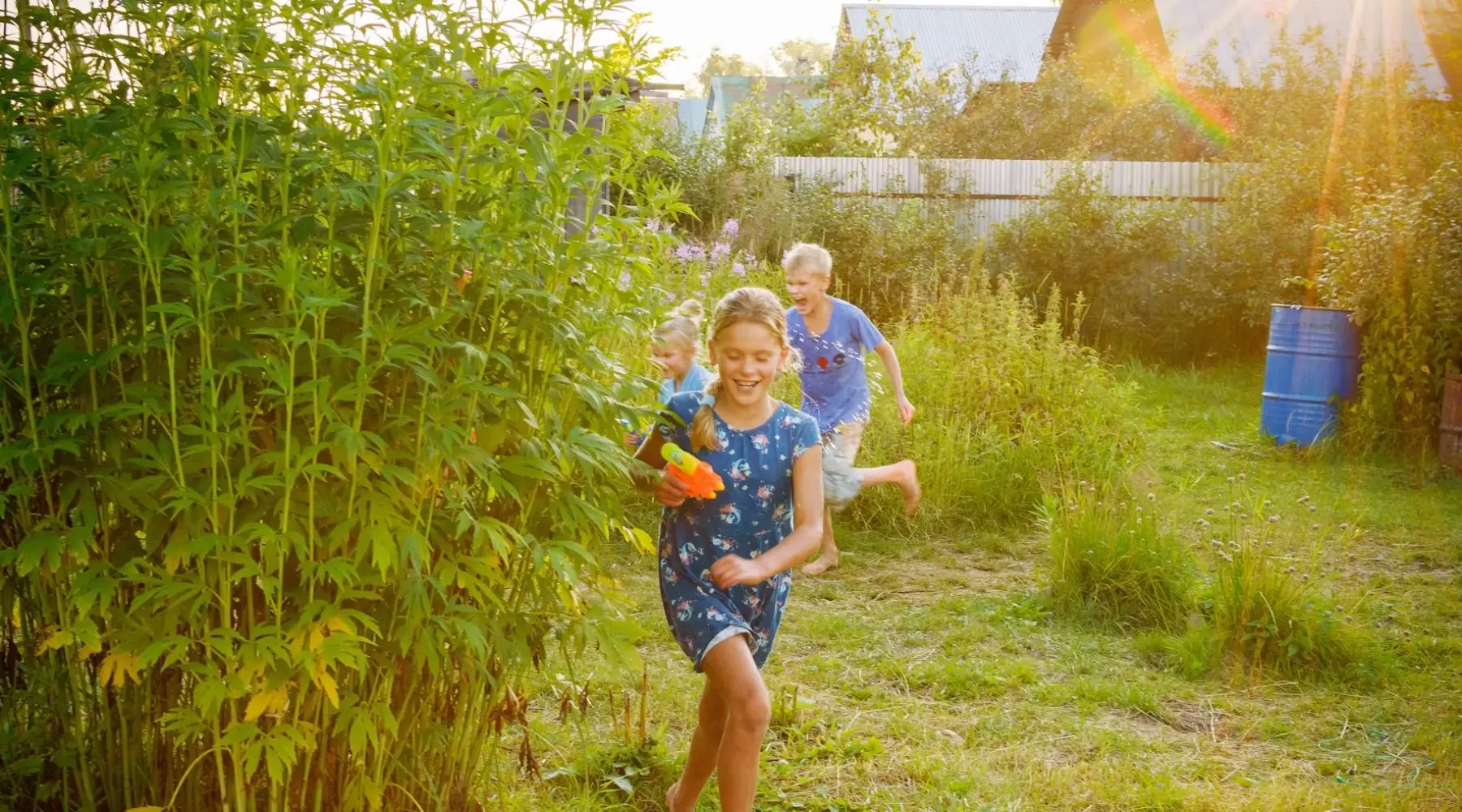 KidsHavingFun_1800x1000 KidsHavingFun_1800x1000