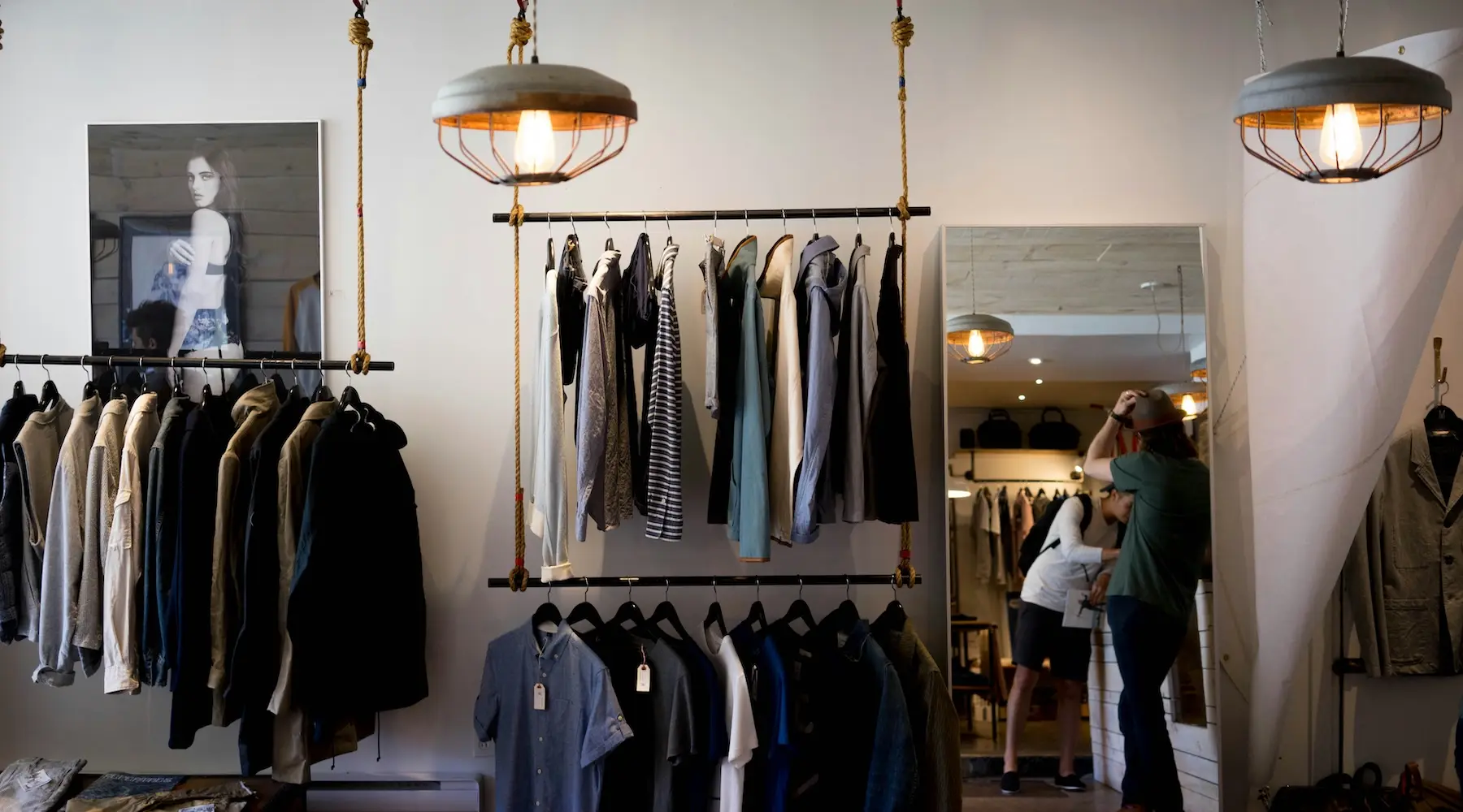 Retail_Shopping_Amex_credit card_Unsplash_1800x1000