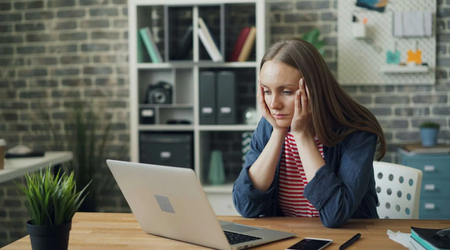 WomanStressed_1800x1000