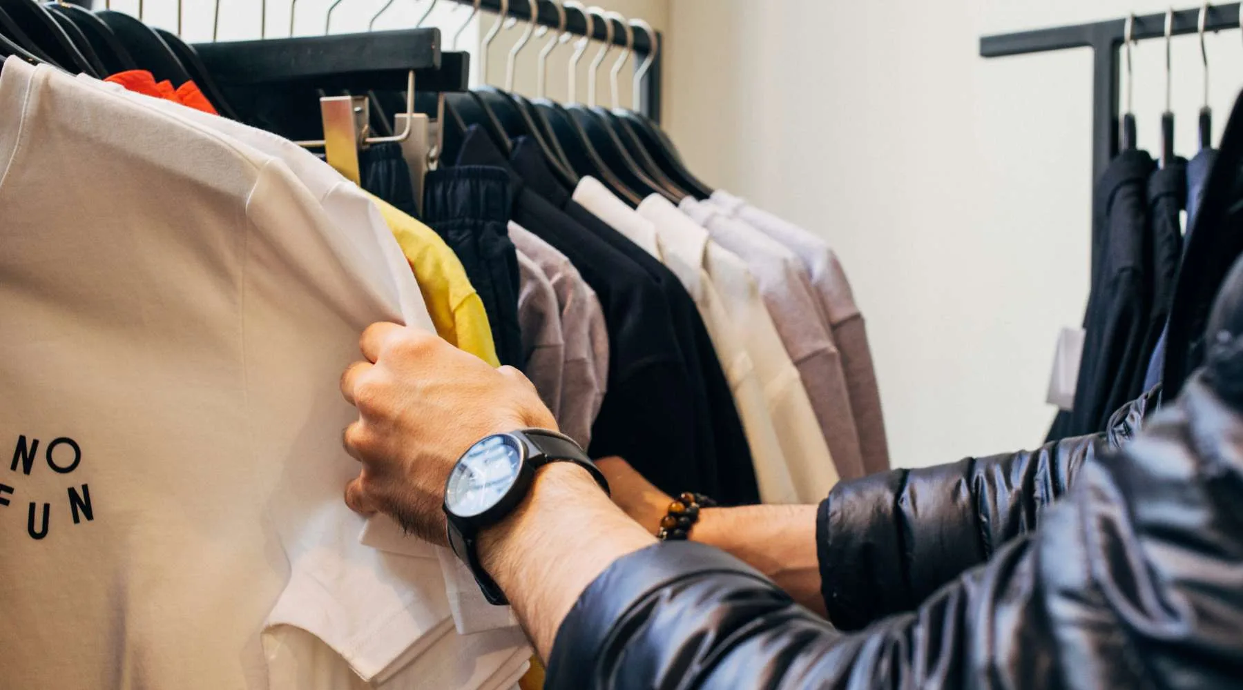 ClothesShopping_1800x1000 ClothesShopping_1800x1000