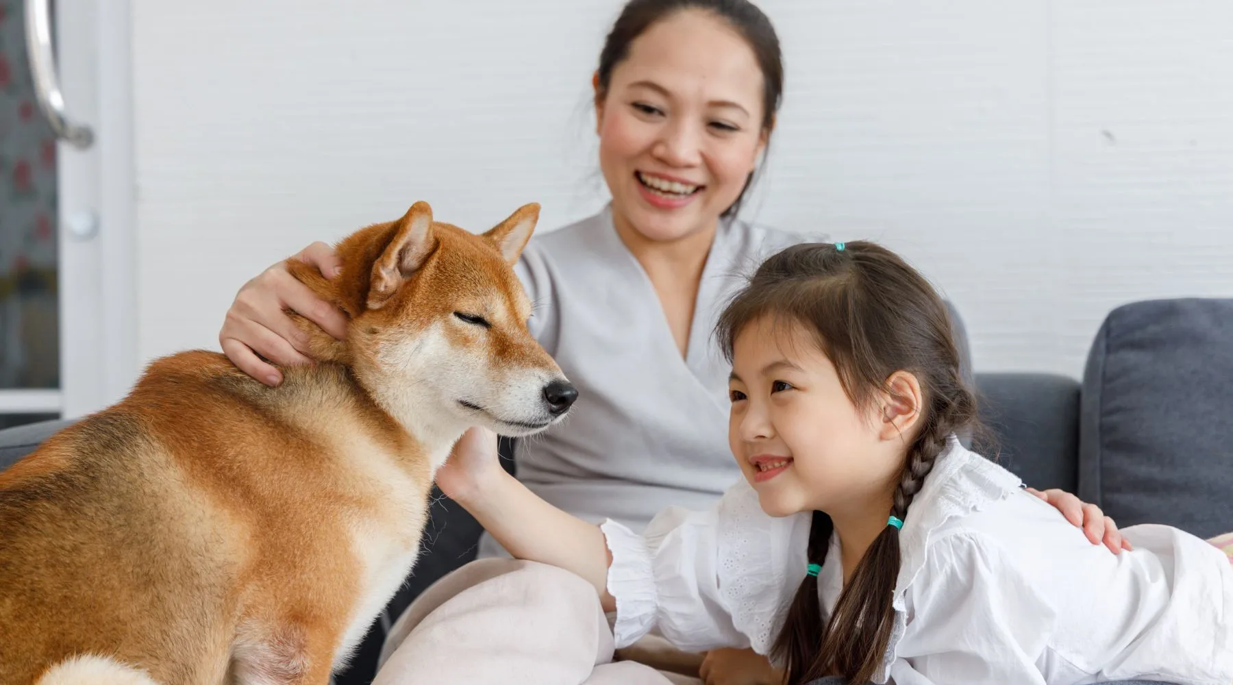 Mother_And_Daughter_With_Shiba_Inu_Dog_Canva_1800x1000